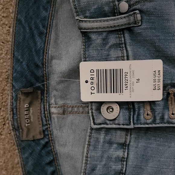 Torrid high-rise bermuda button-fly jean shorts, size 16 - Picture 4 of 4